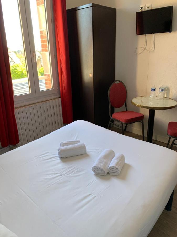 Hotel Le Cosy Riva Bella Ouistreham Bagian luar foto