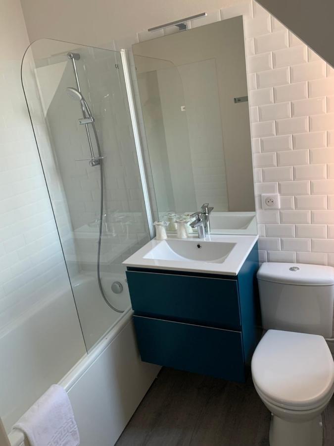 Hotel Le Cosy Riva Bella Ouistreham Bagian luar foto