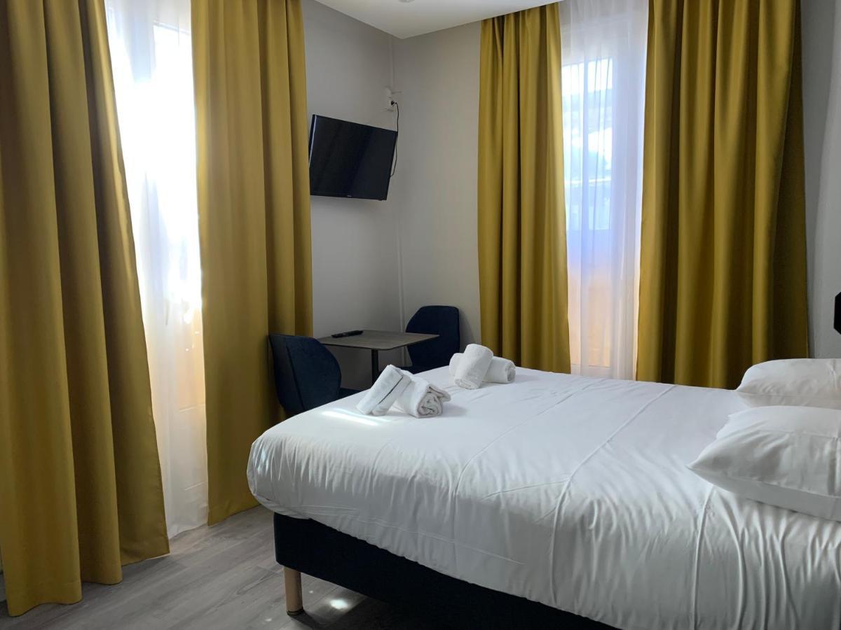 Hotel Le Cosy Riva Bella Ouistreham Bagian luar foto